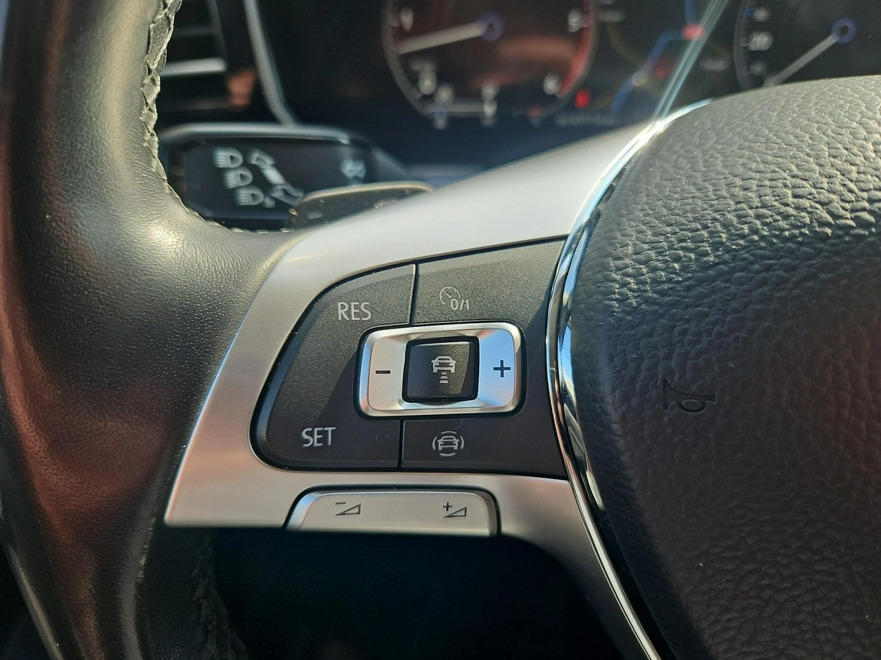 Volkswagen Touareg - Zdjęcie 10