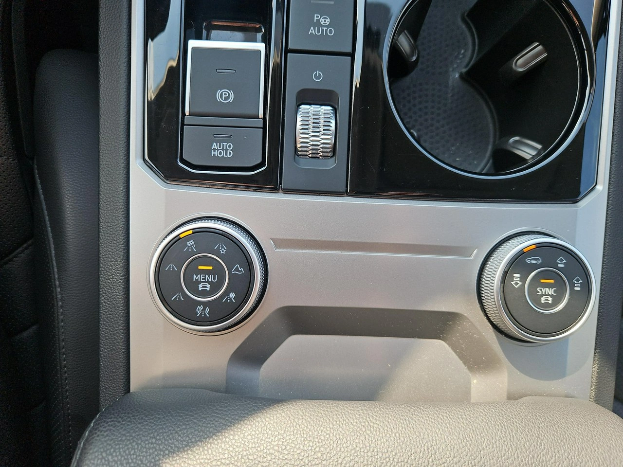 Volkswagen Touareg - Zdjęcie 26