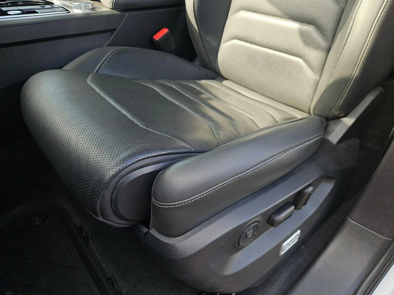 Volkswagen Touareg - Zdjęcie 31