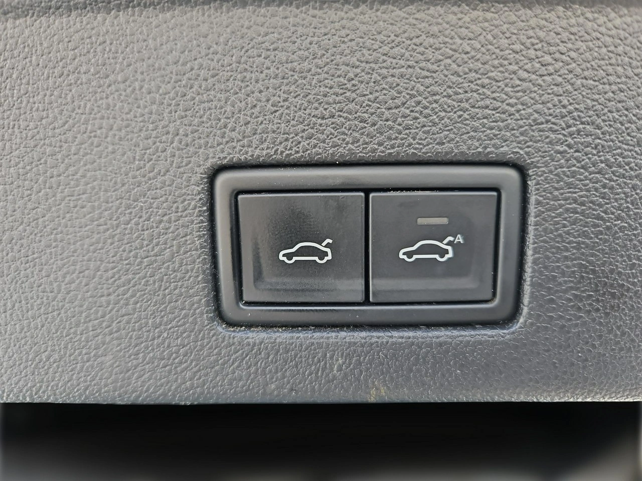 Volkswagen Touareg - Zdjęcie 35