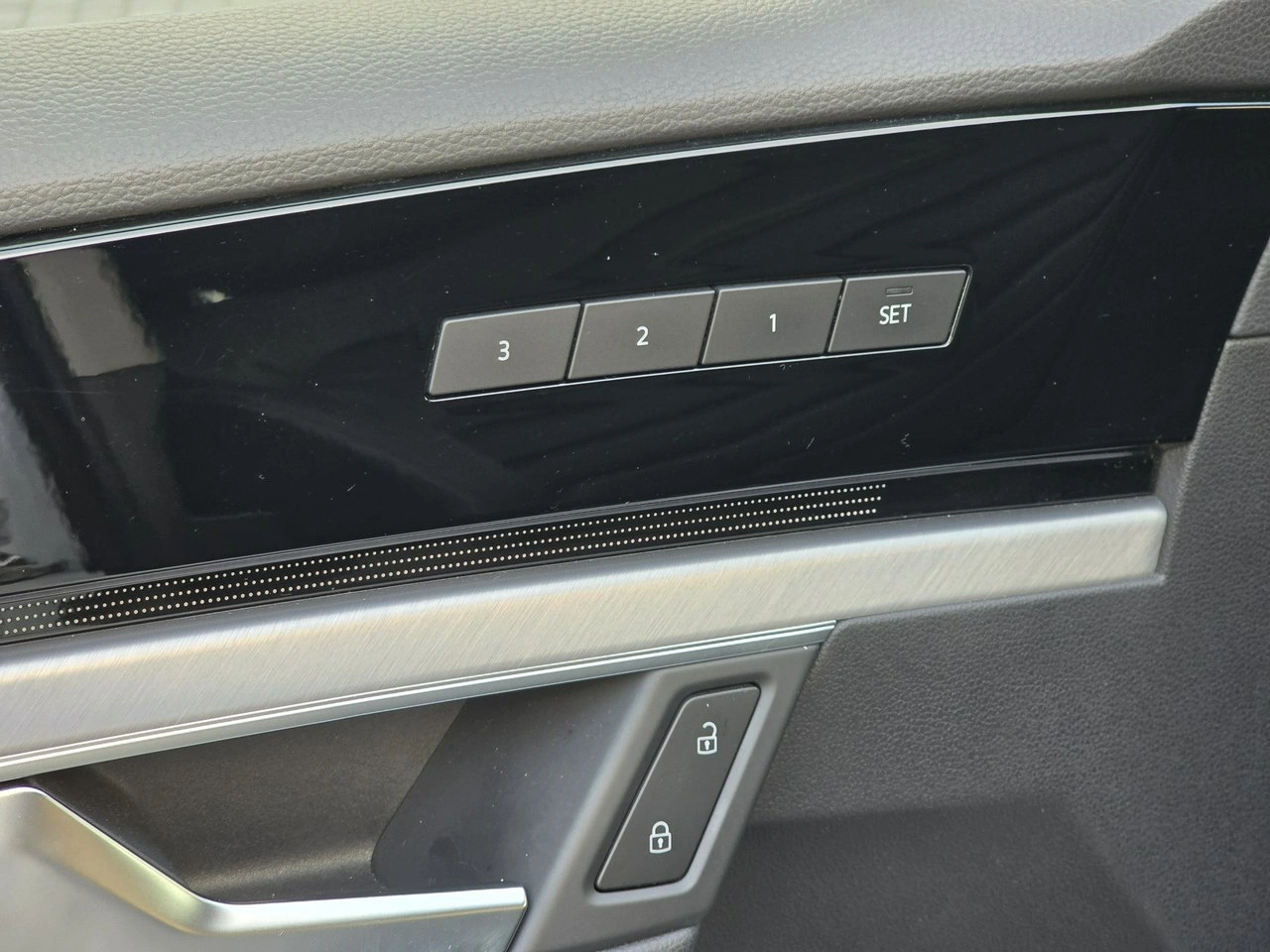 Volkswagen Touareg - Zdjęcie 8