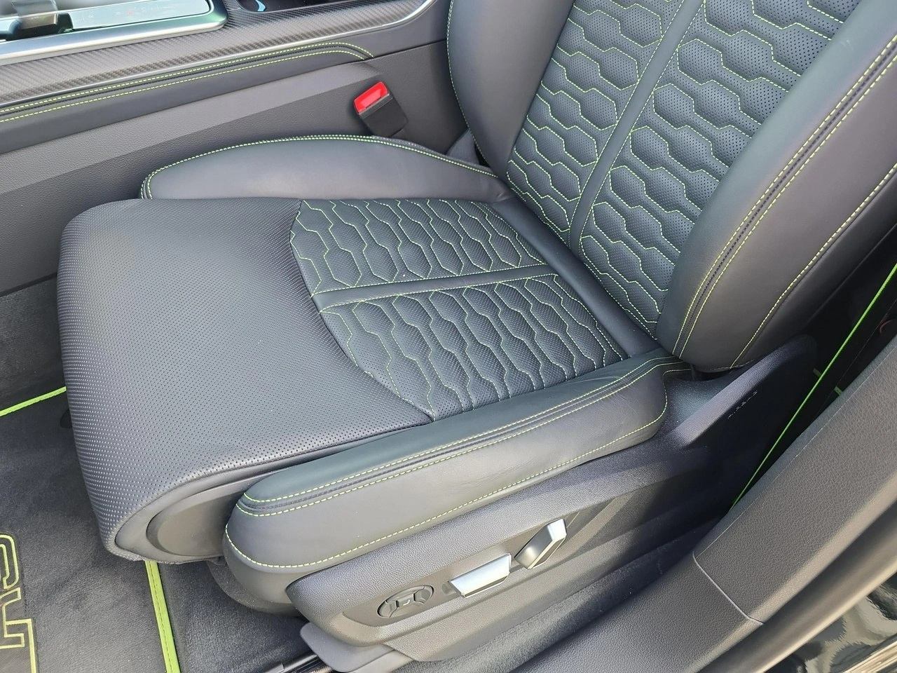 Audi RS Q8 - Zdjęcie 10