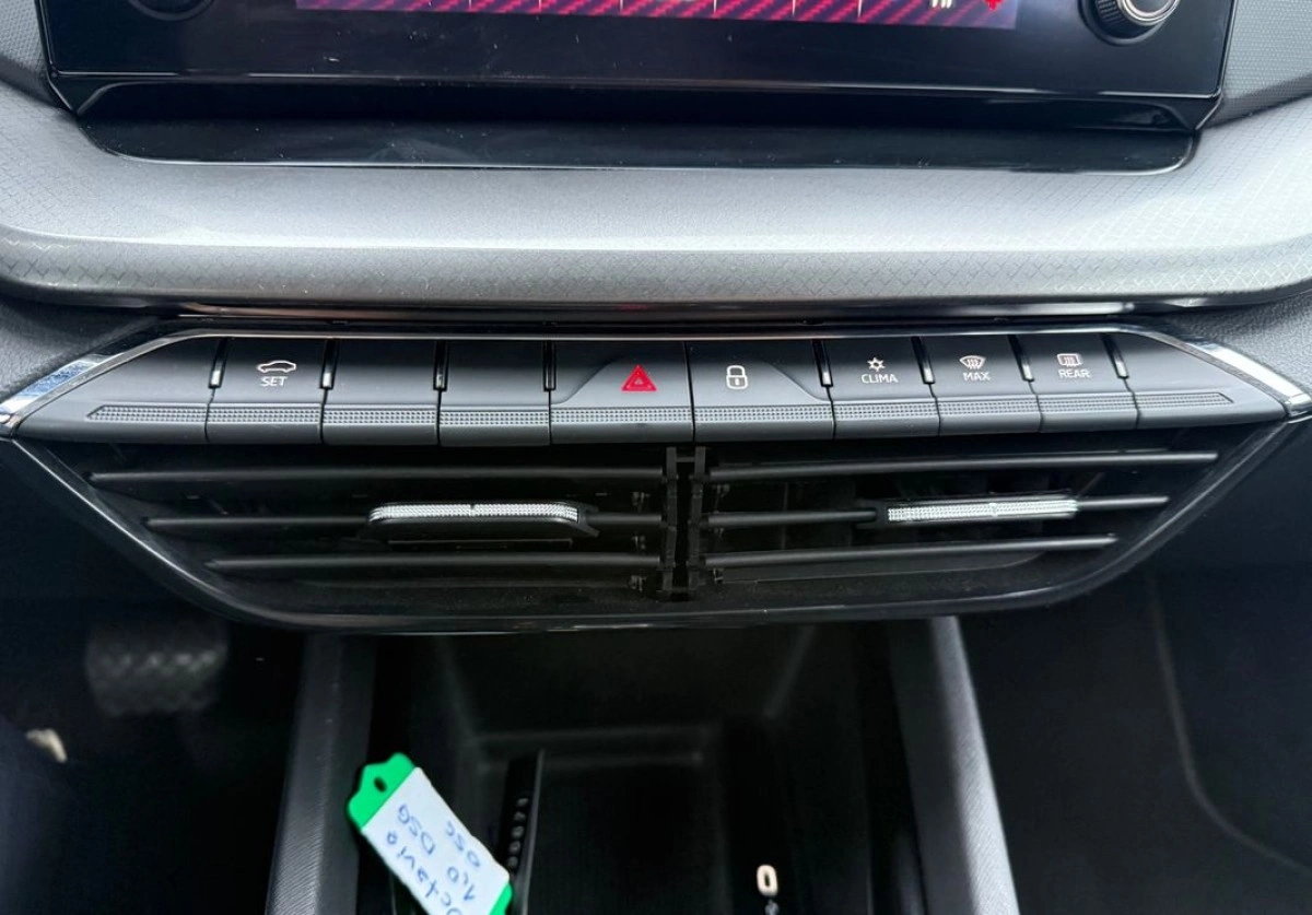 Skoda Octavia - Zdjęcie 24