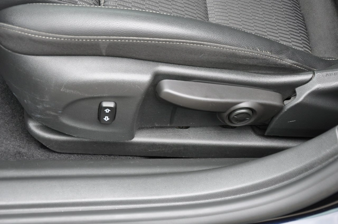 Opel Insignia - Zdjęcie 12