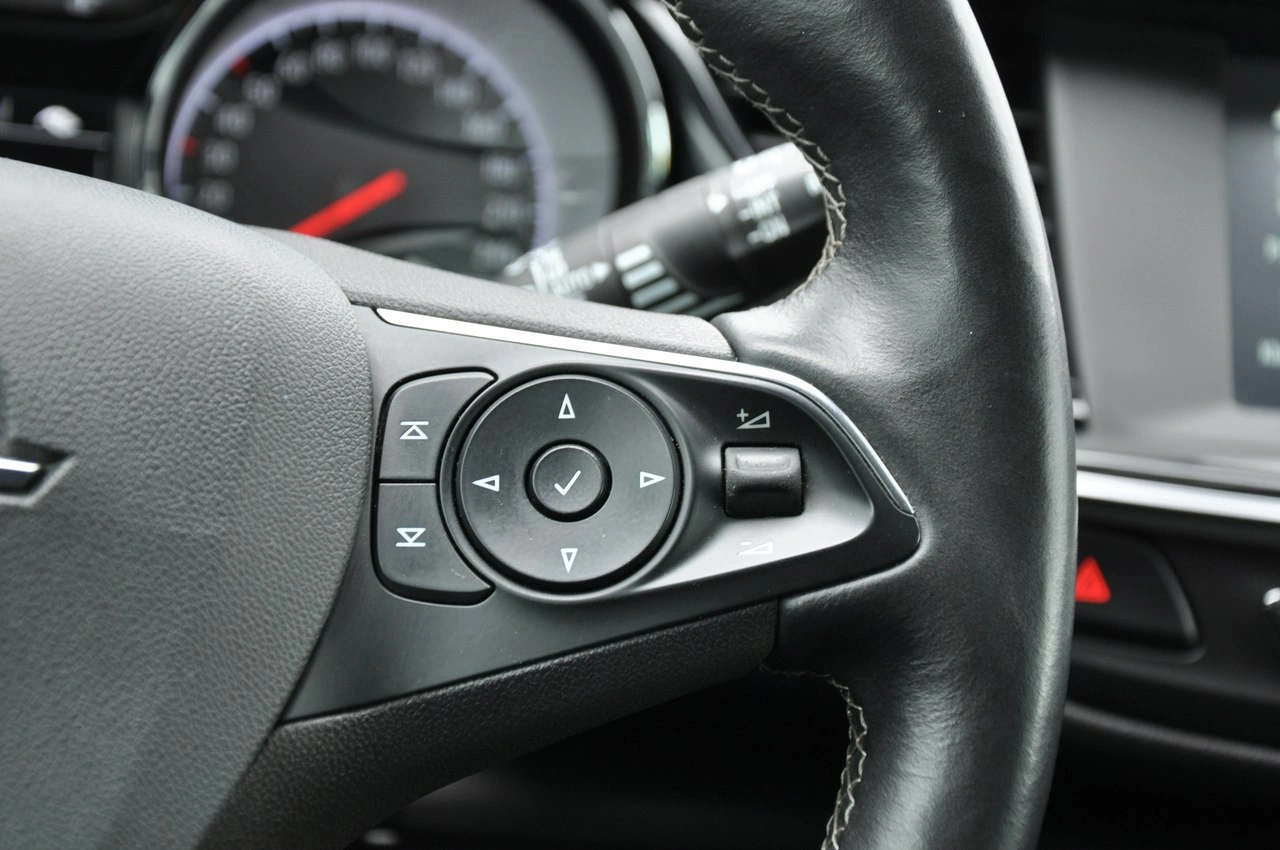 Opel Insignia - Zdjęcie 15