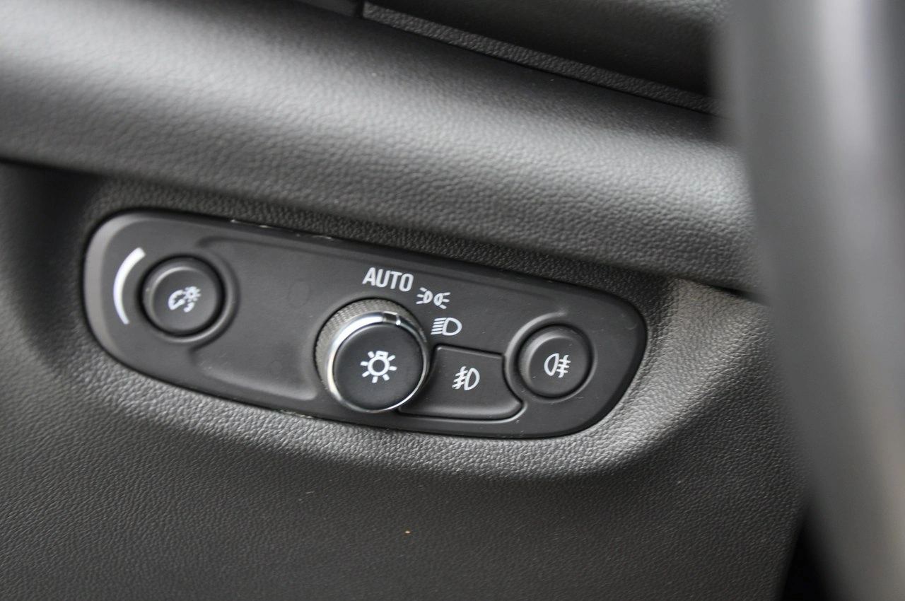 Opel Insignia - Zdjęcie 16