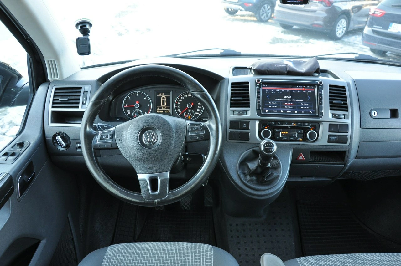 Volkswagen Caravelle - Zdjęcie 11