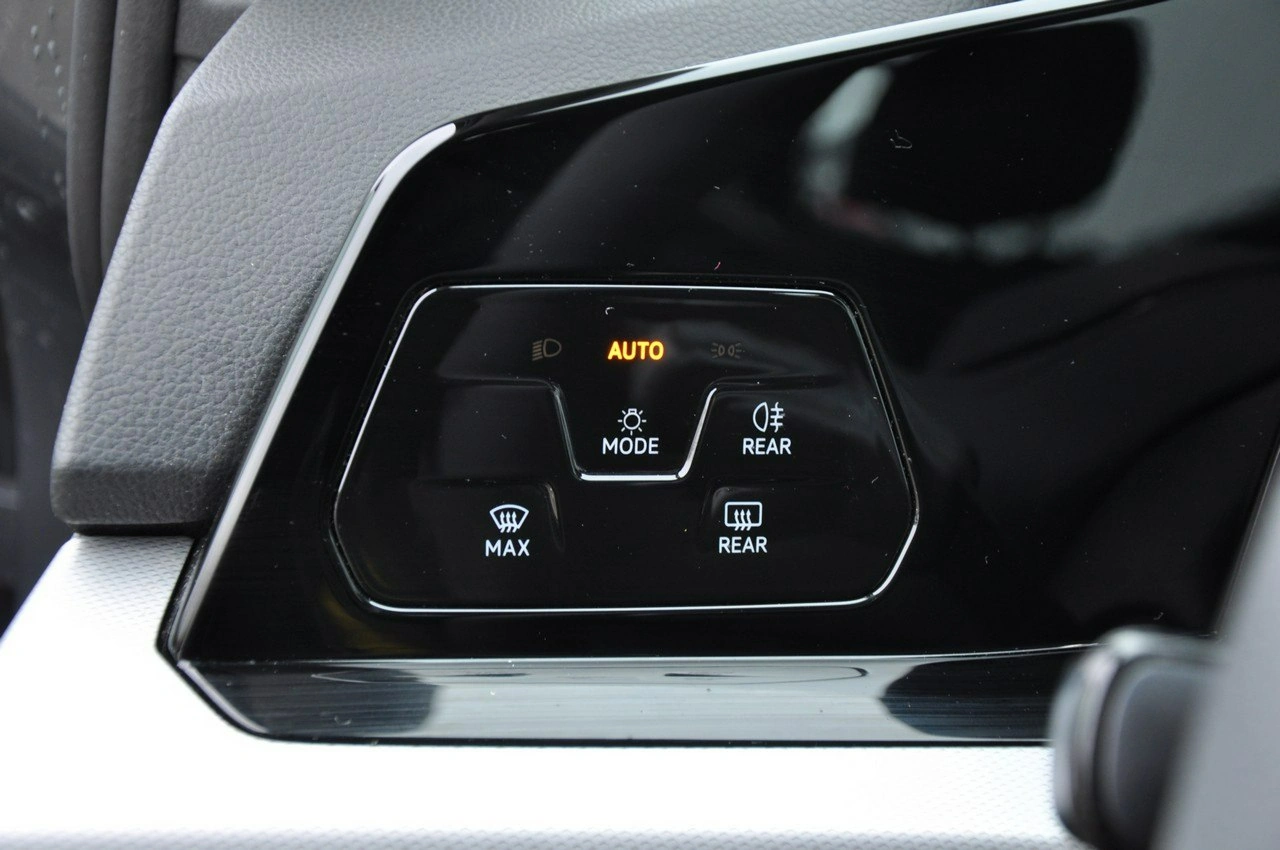 Volkswagen Golf - Zdjęcie 13