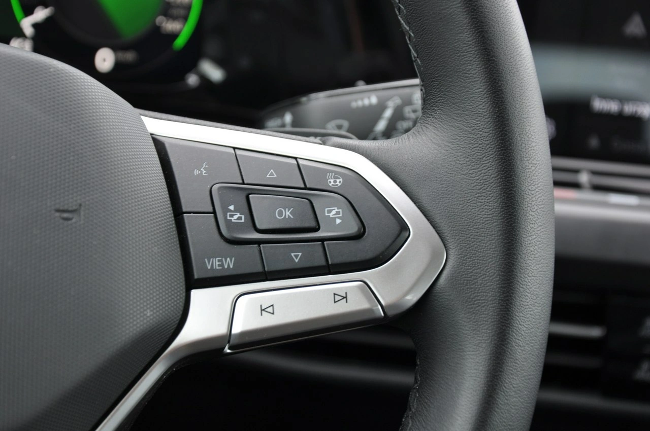 Volkswagen Golf - Zdjęcie 18