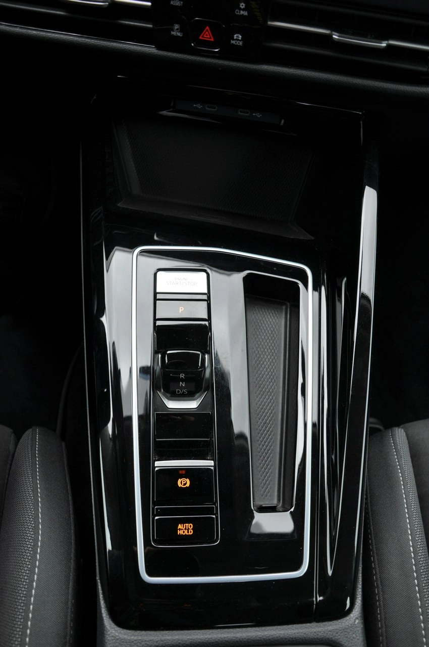 Volkswagen Golf - Zdjęcie 24