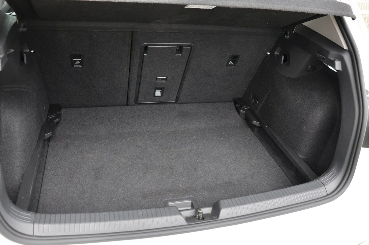 Volkswagen Golf - Zdjęcie 29