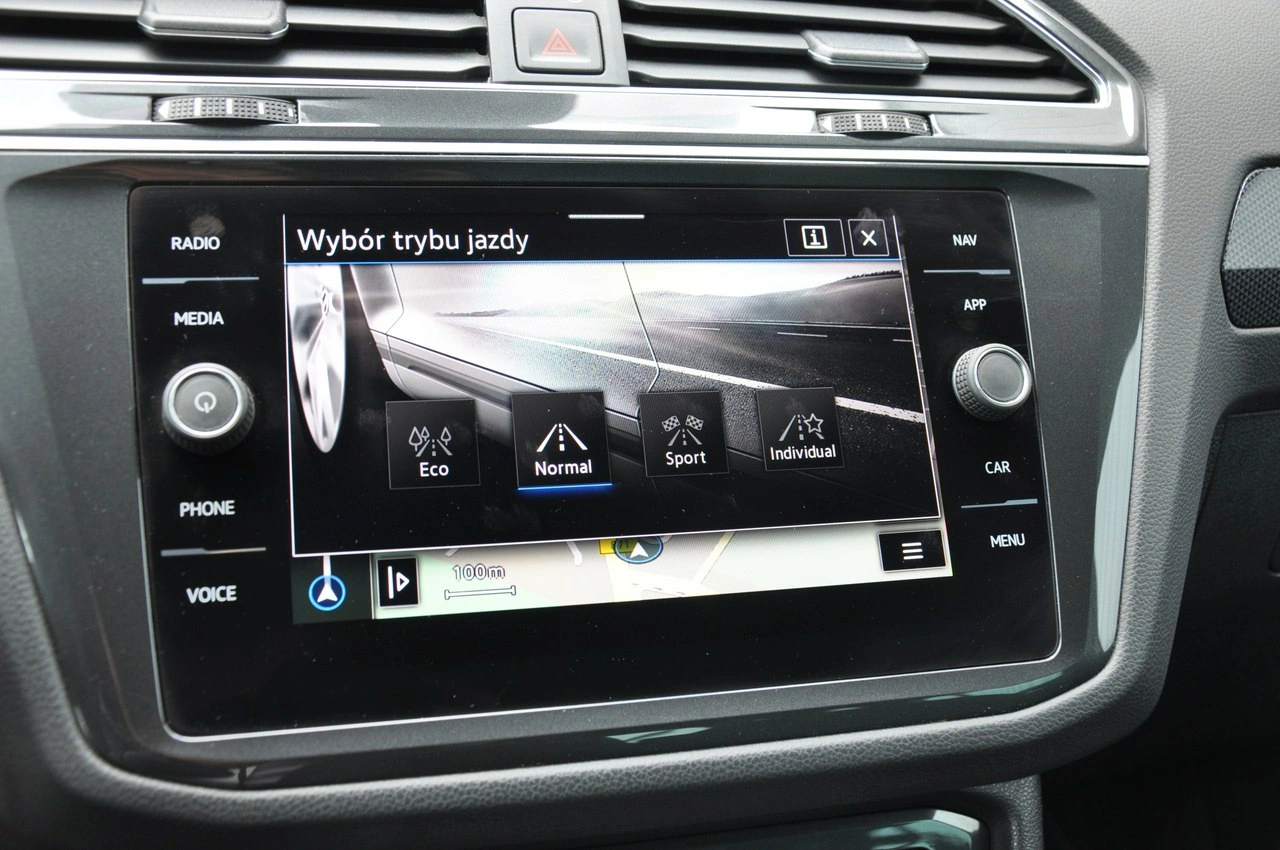 Volkswagen Tiguan - Zdjęcie 22