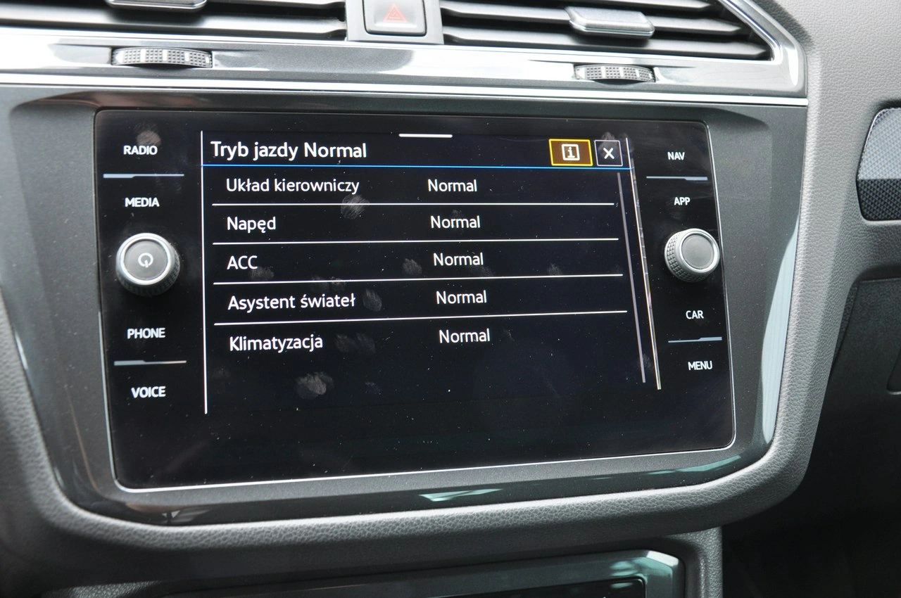 Volkswagen Tiguan - Zdjęcie 23