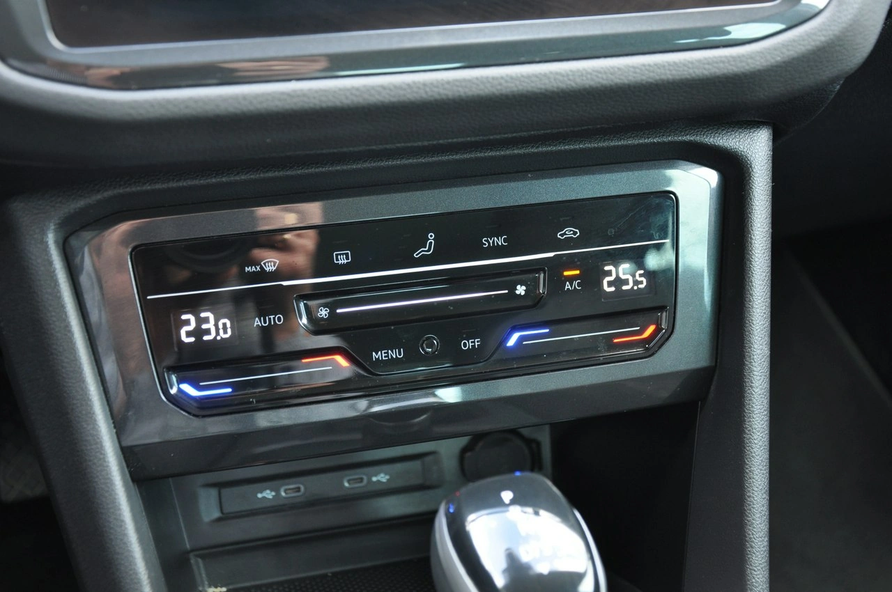 Volkswagen Tiguan - Zdjęcie 16