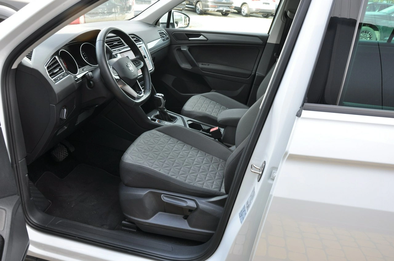 Volkswagen Tiguan - Zdjęcie 8