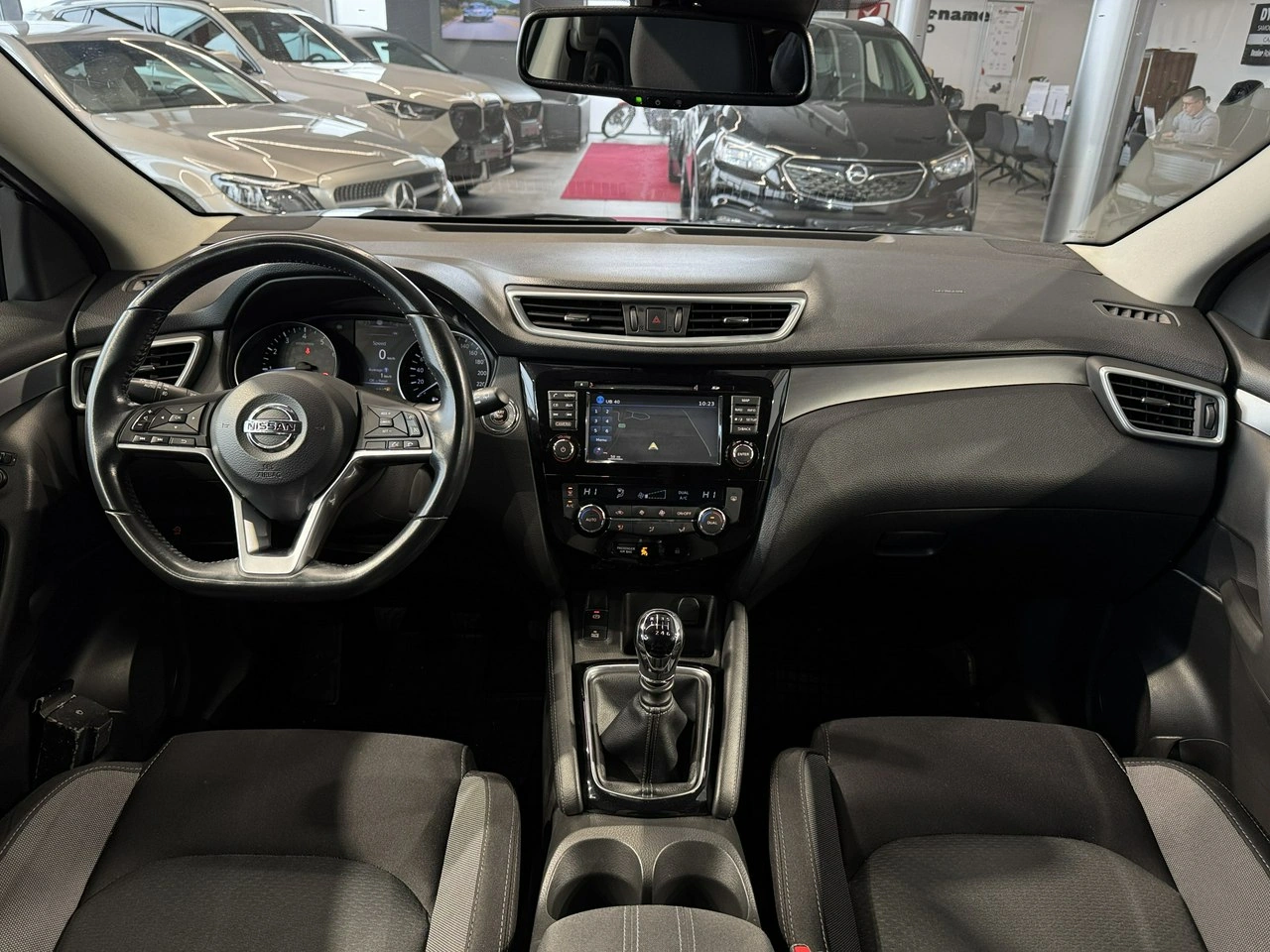 Nissan Qashqai - Zdjęcie 17