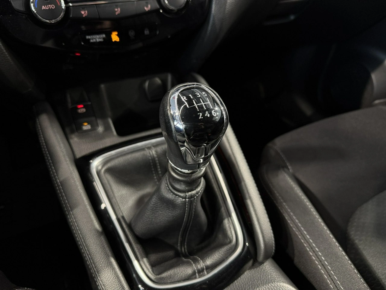 Nissan Qashqai - Zdjęcie 24