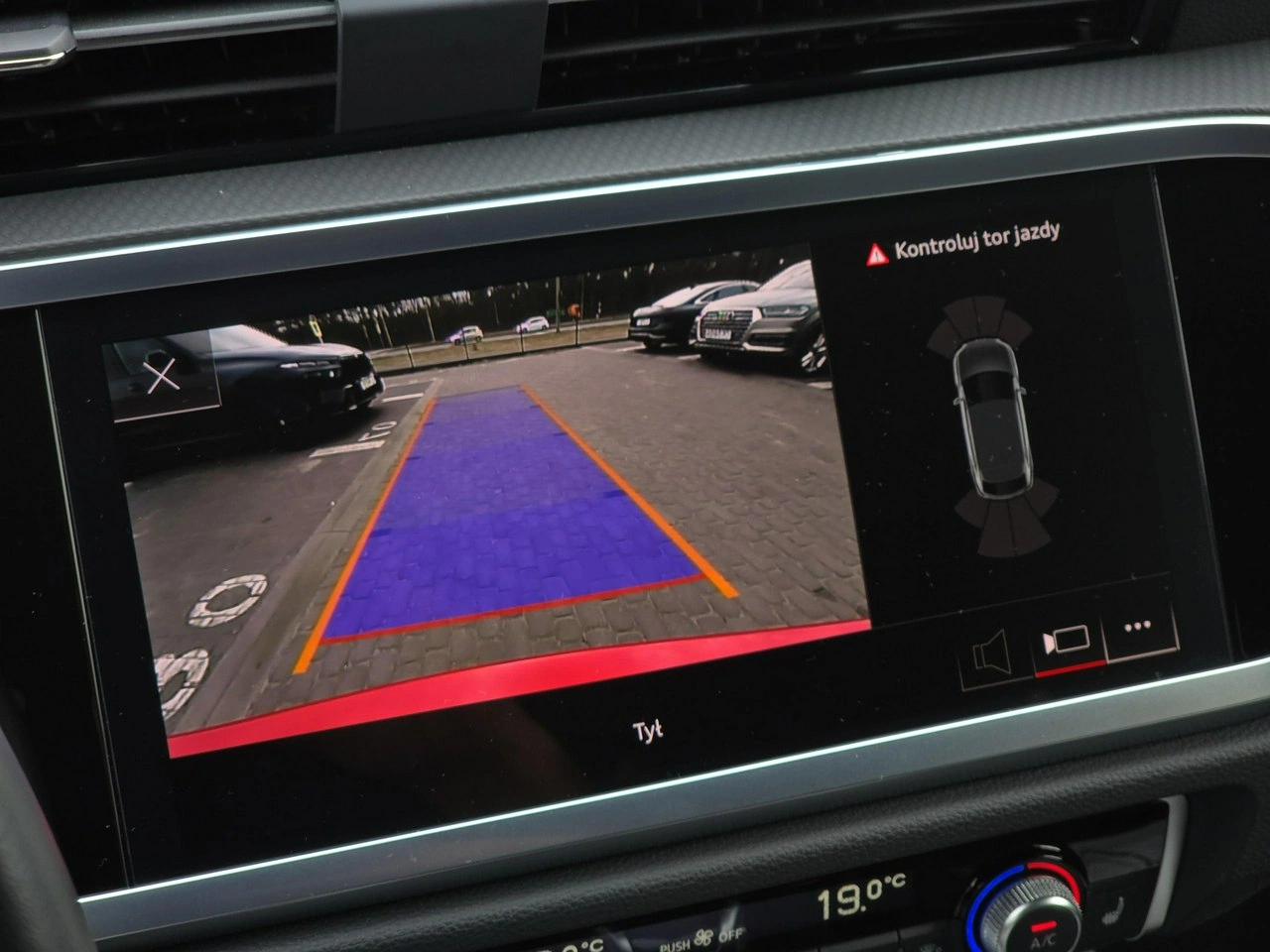 Audi Q3 - Zdjęcie 23