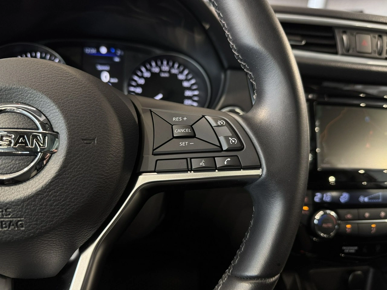 Nissan Qashqai - Zdjęcie 23