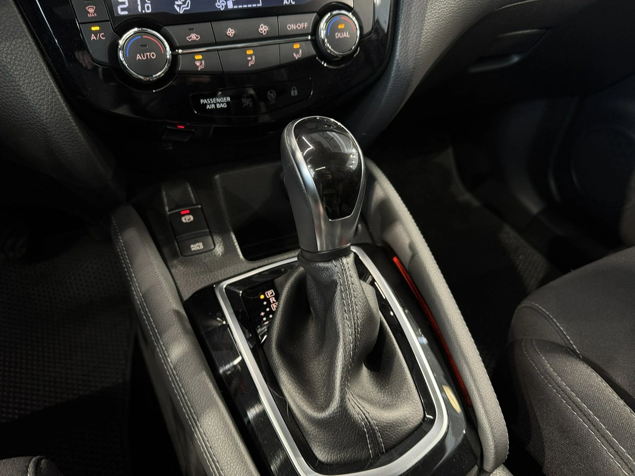 Nissan Qashqai - Zdjęcie 27