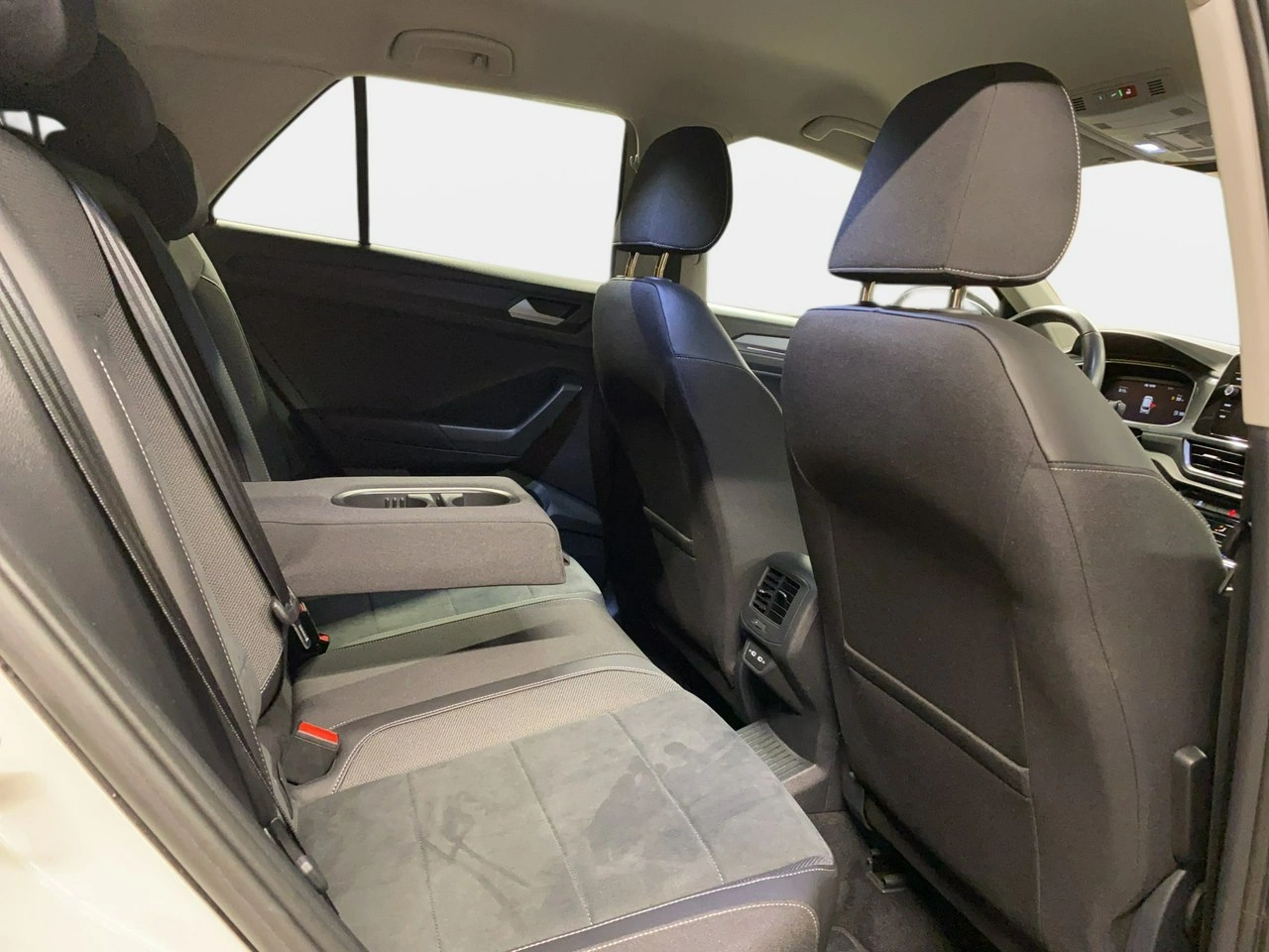 Volkswagen T-Roc - Zdjęcie 14