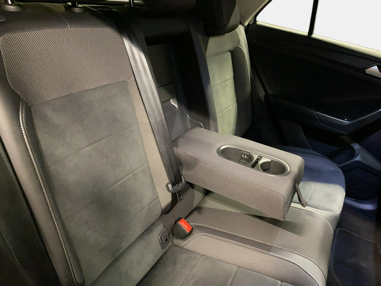 Volkswagen T-Roc - Zdjęcie 15