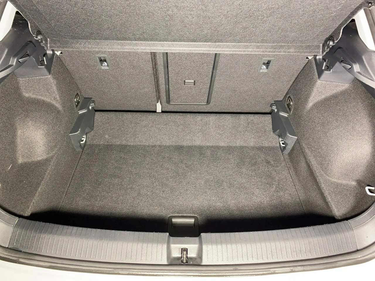 Volkswagen T-Roc - Zdjęcie 17