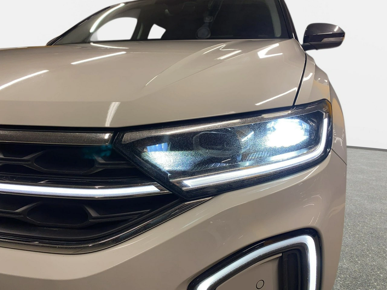 Volkswagen T-Roc - Zdjęcie 8