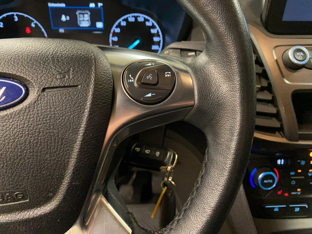 Ford Transit Connect - Zdjęcie 22