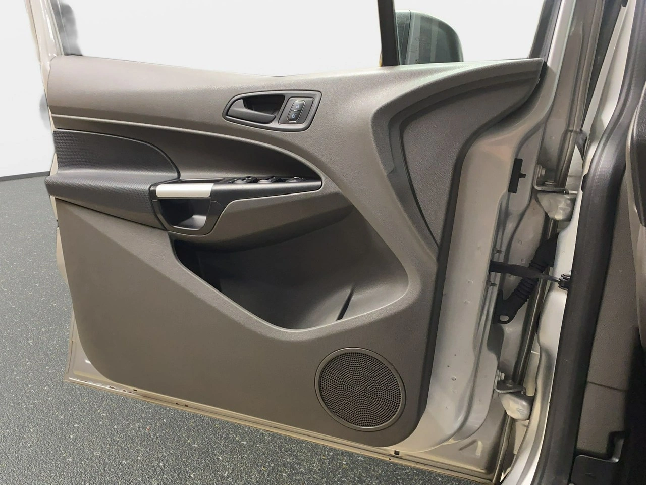 Ford Transit Connect - Zdjęcie 32