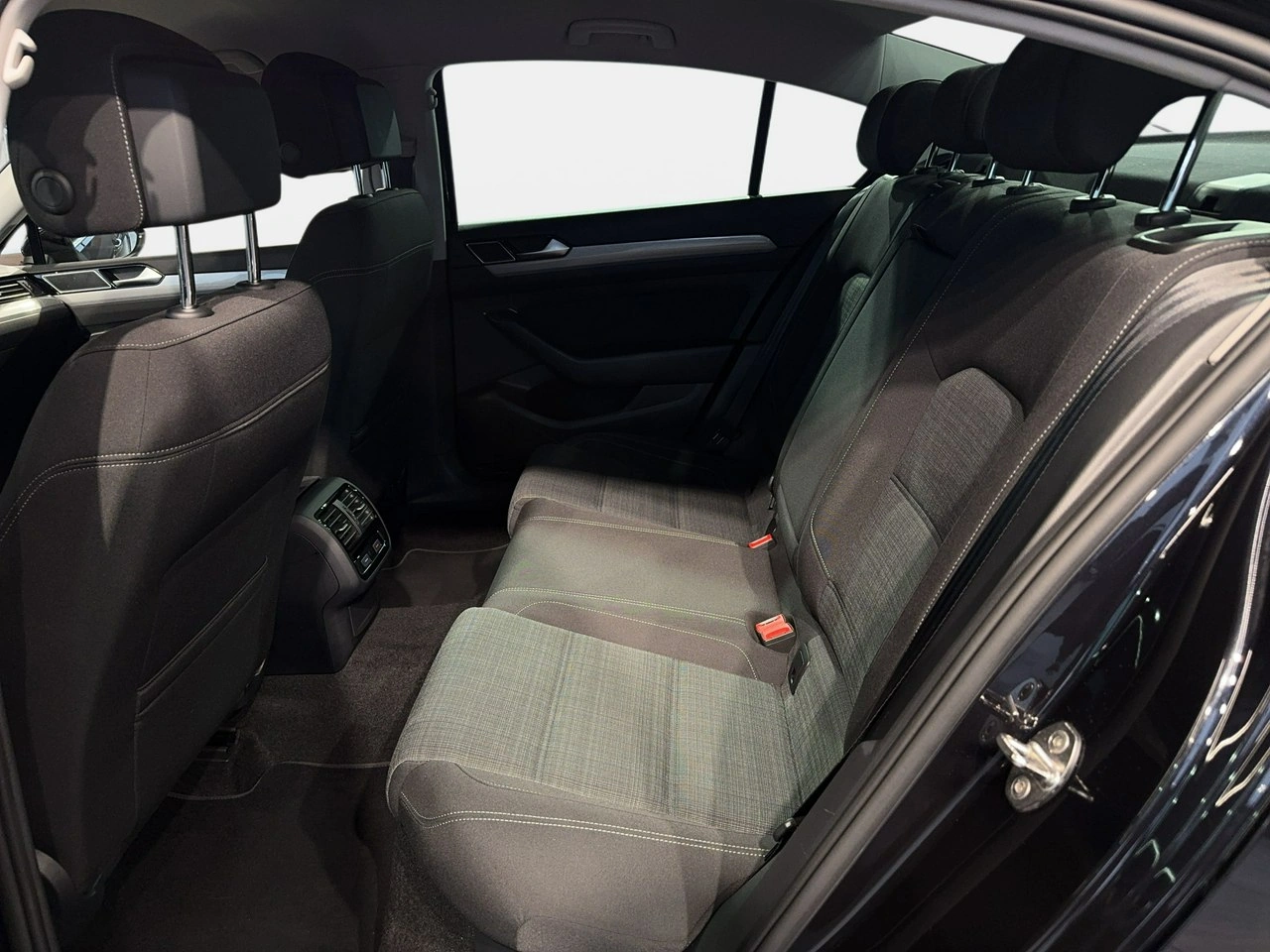 Volkswagen Passat - Zdjęcie 13