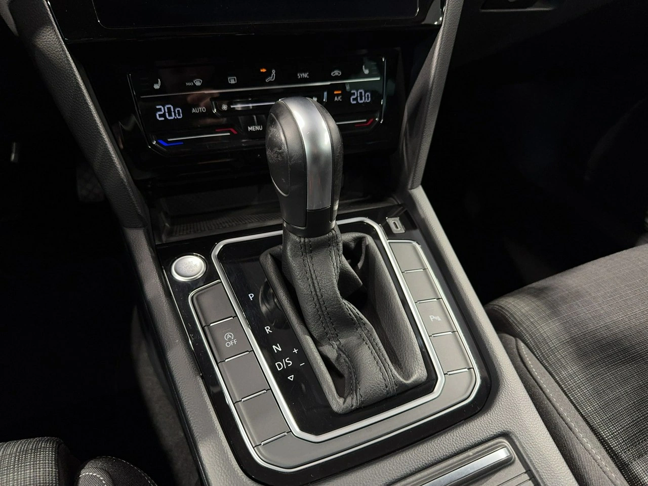 Volkswagen Passat - Zdjęcie 27