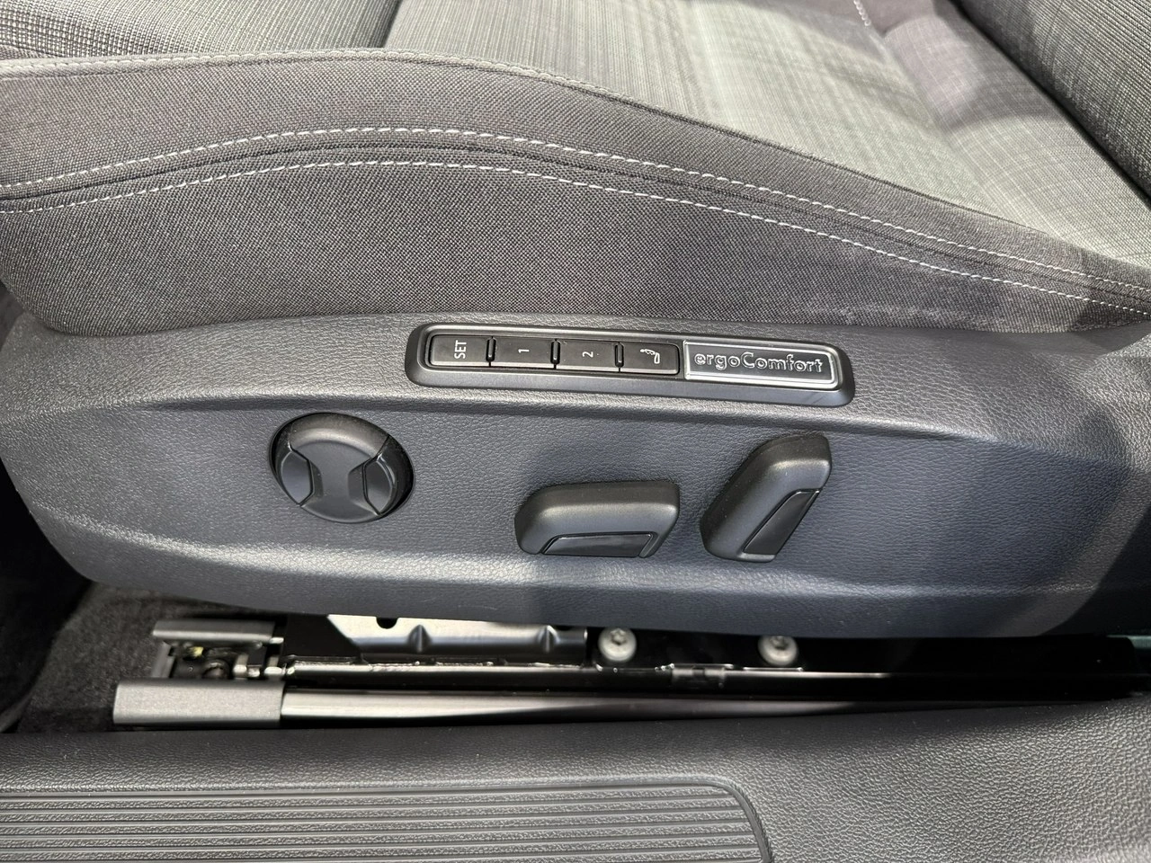 Volkswagen Passat - Zdjęcie 12