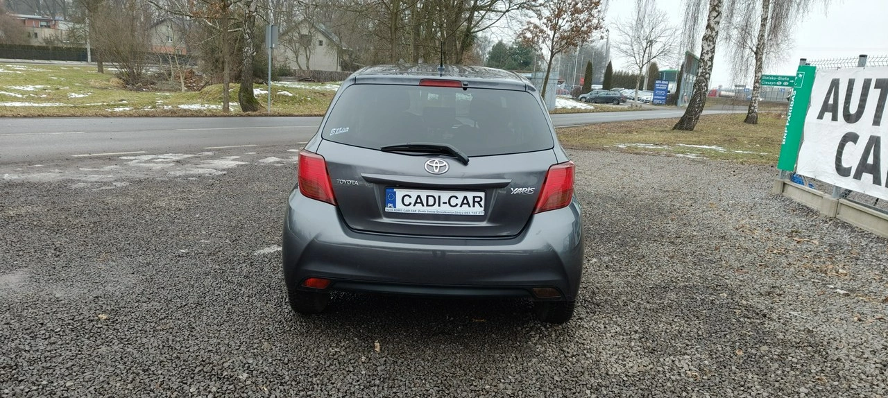 Toyota Yaris - Zdjęcie 4
