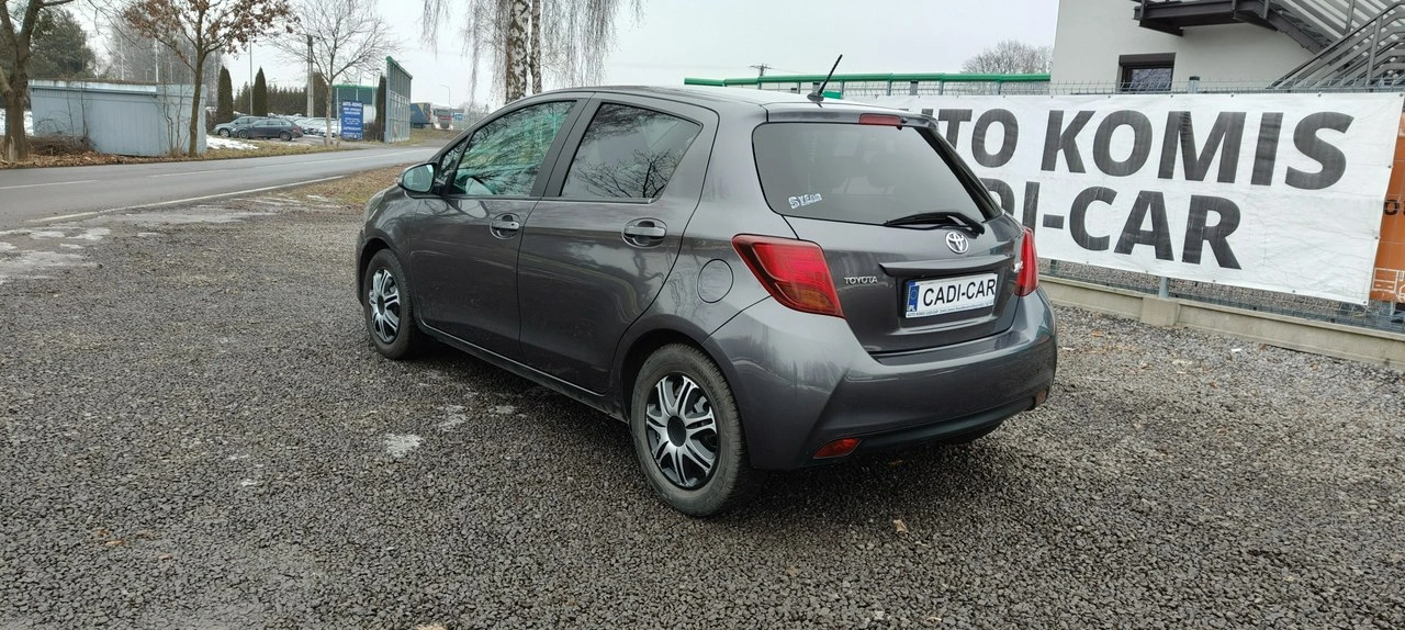 Toyota Yaris - Zdjęcie 5