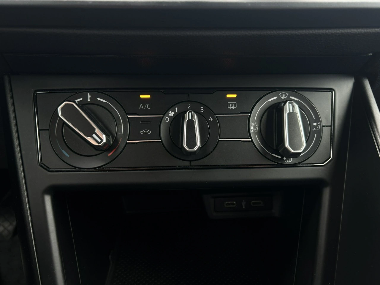 Volkswagen Polo - Zdjęcie 23