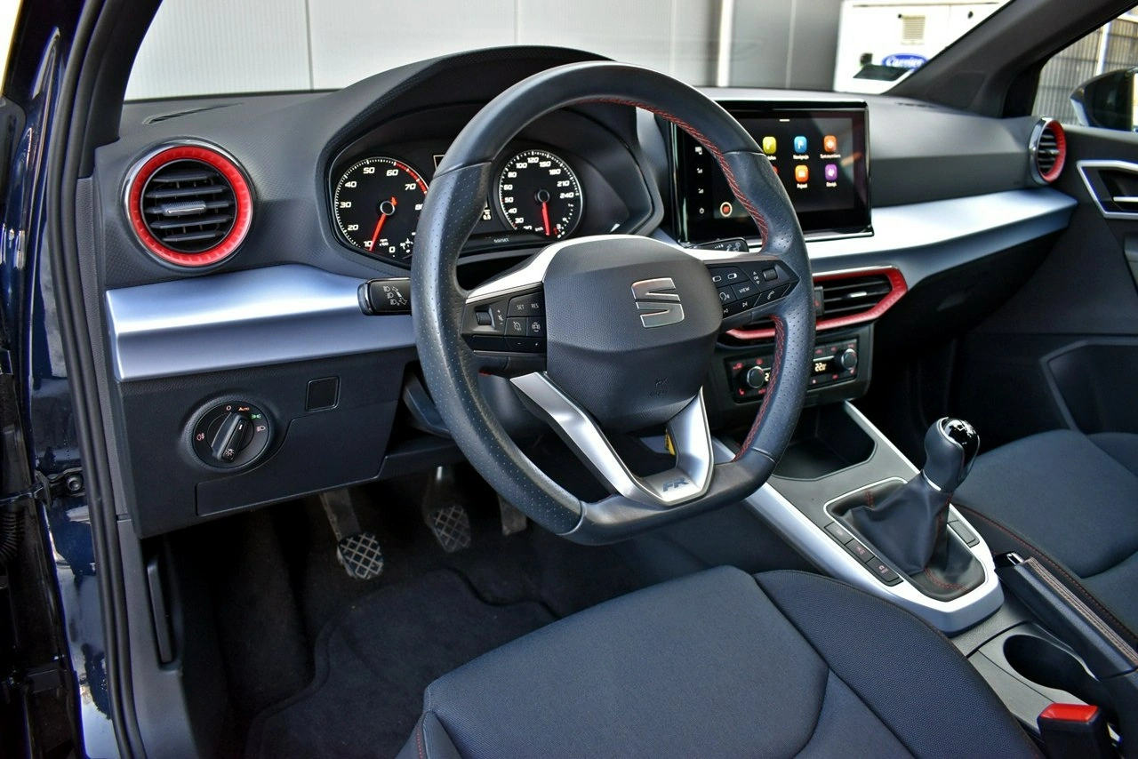 Seat Arona - Zdjęcie 9