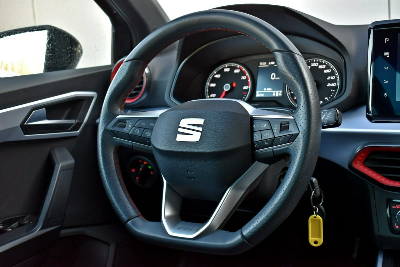 Seat Arona - Zdjęcie 17