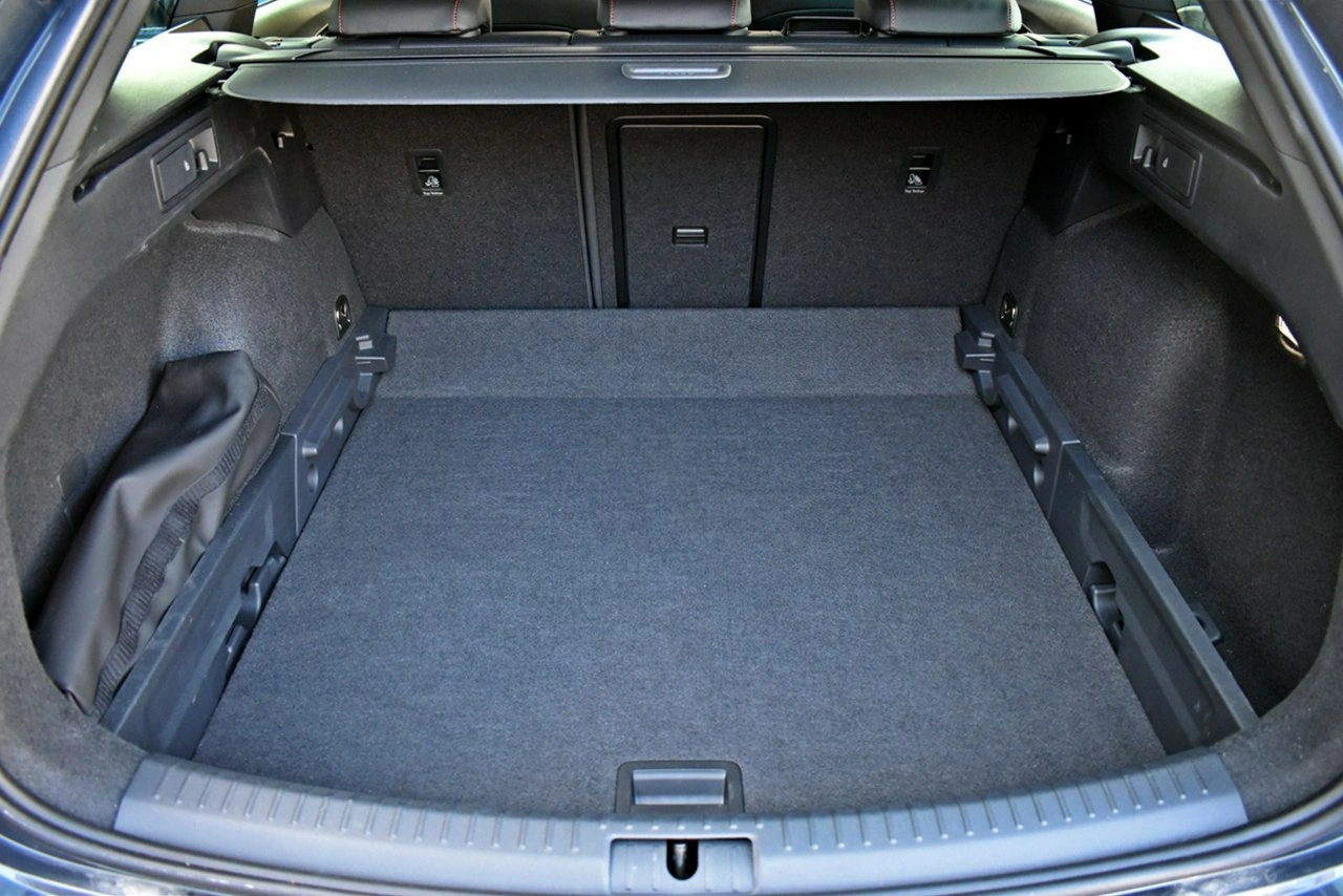 Seat Leon - Zdjęcie 34