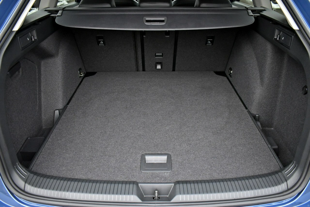 Volkswagen Golf - Zdjęcie 28