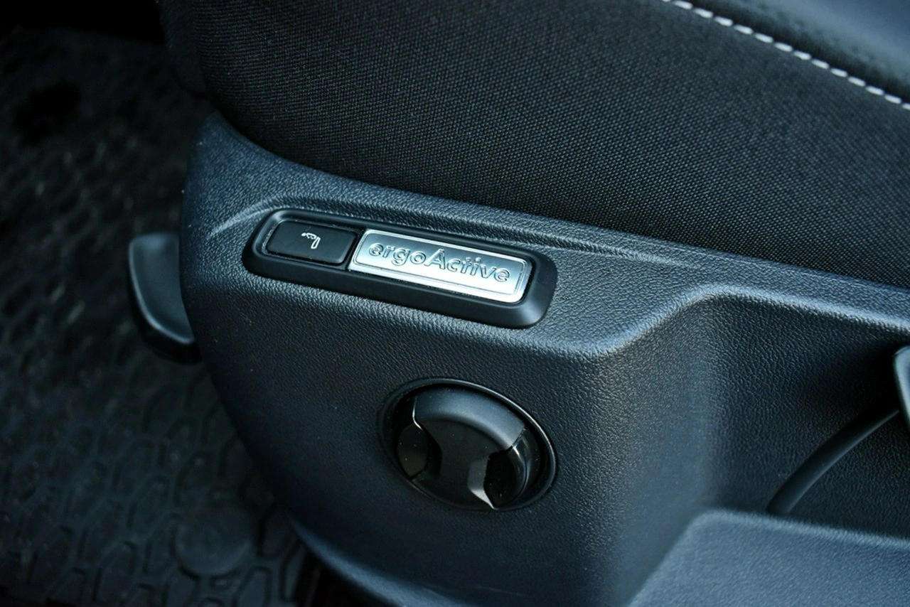 Volkswagen T-Roc - Zdjęcie 9