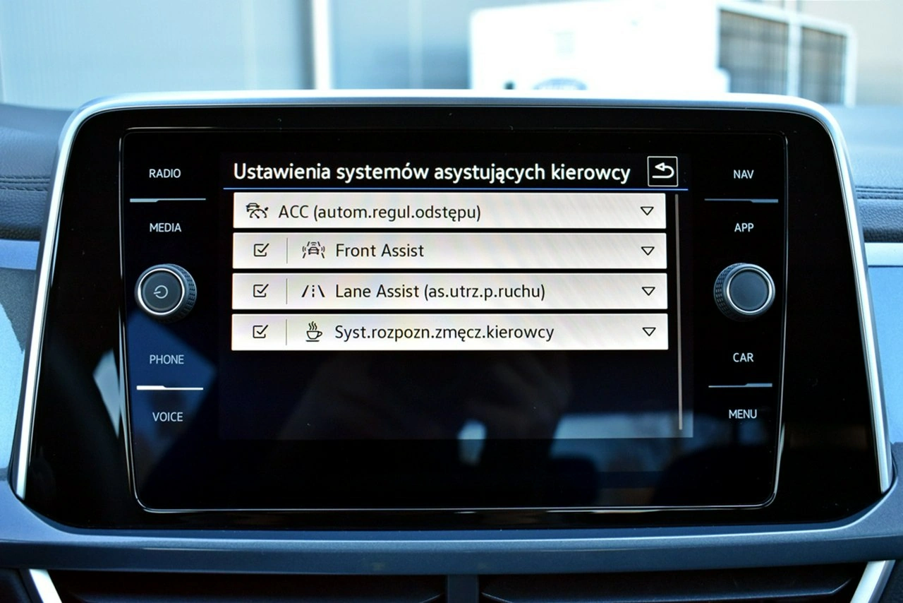 Volkswagen T-Roc - Zdjęcie 21