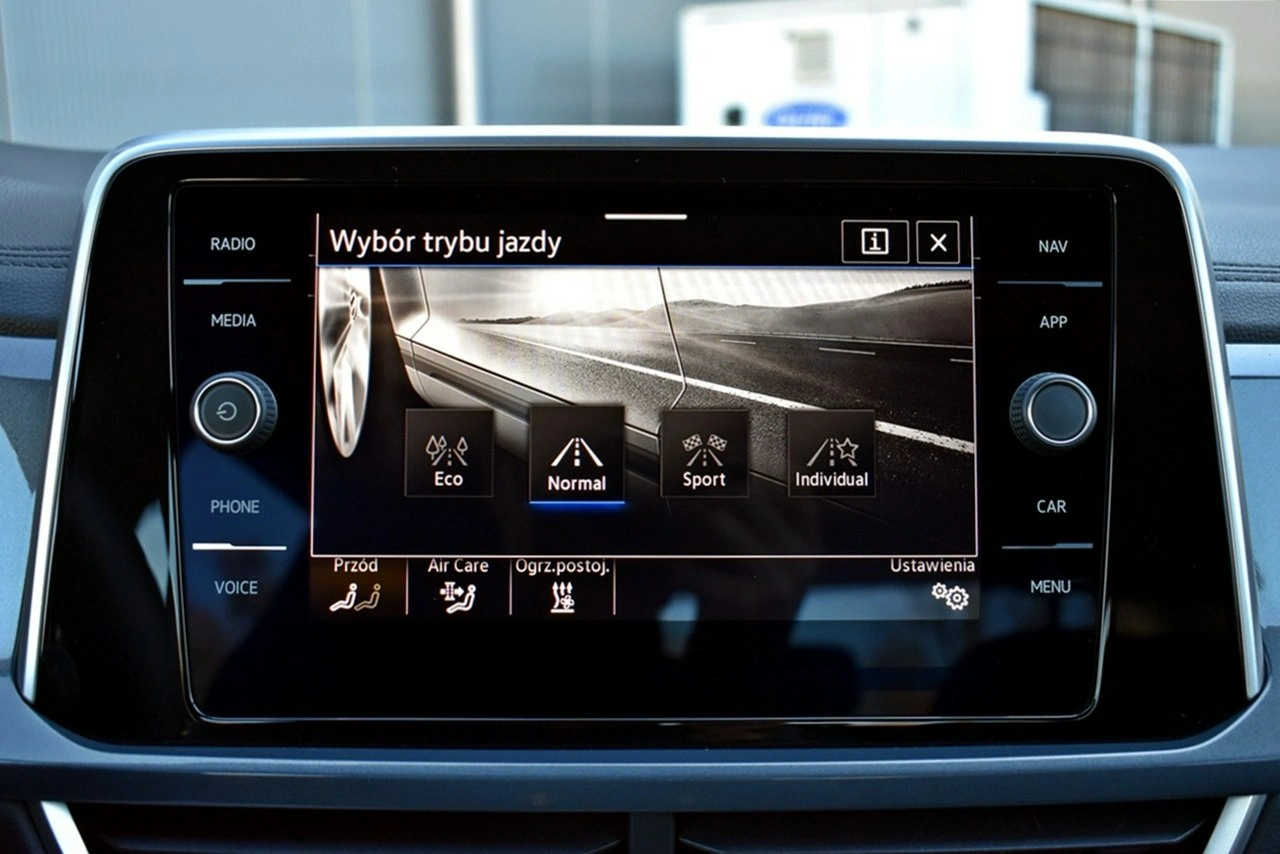 Volkswagen T-Roc - Zdjęcie 23