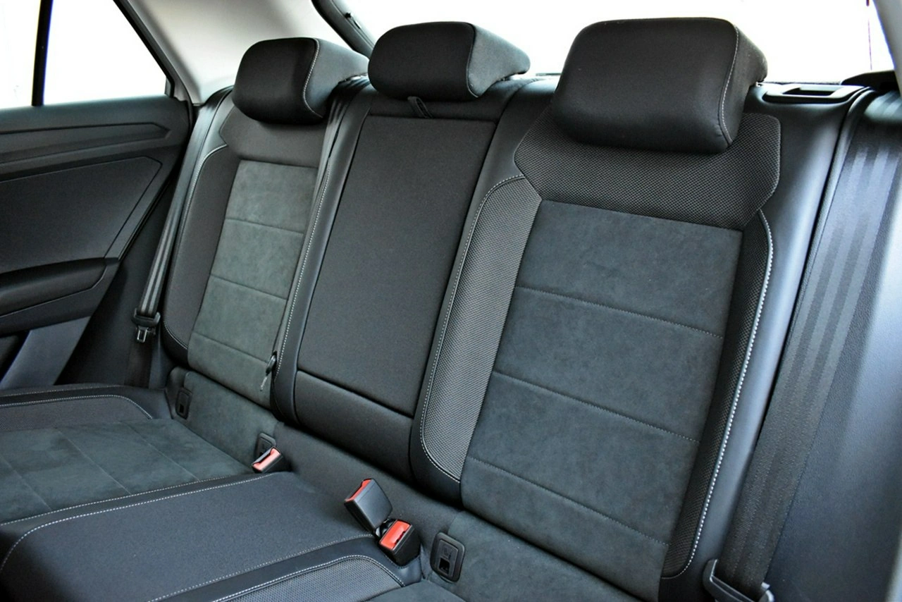 Volkswagen T-Roc - Zdjęcie 12