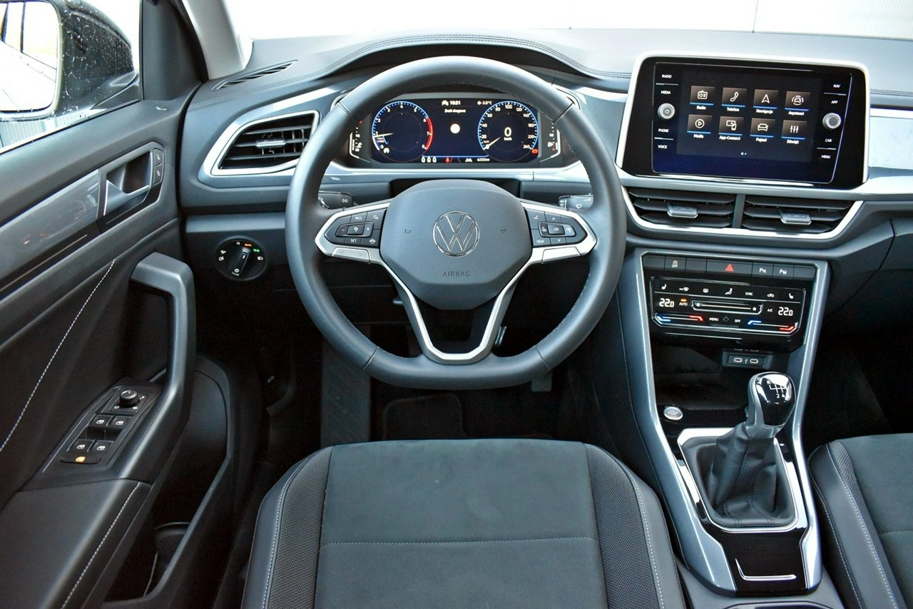 Volkswagen T-Roc - Zdjęcie 14