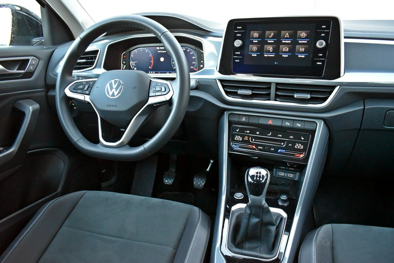 Volkswagen T-Roc - Zdjęcie 17