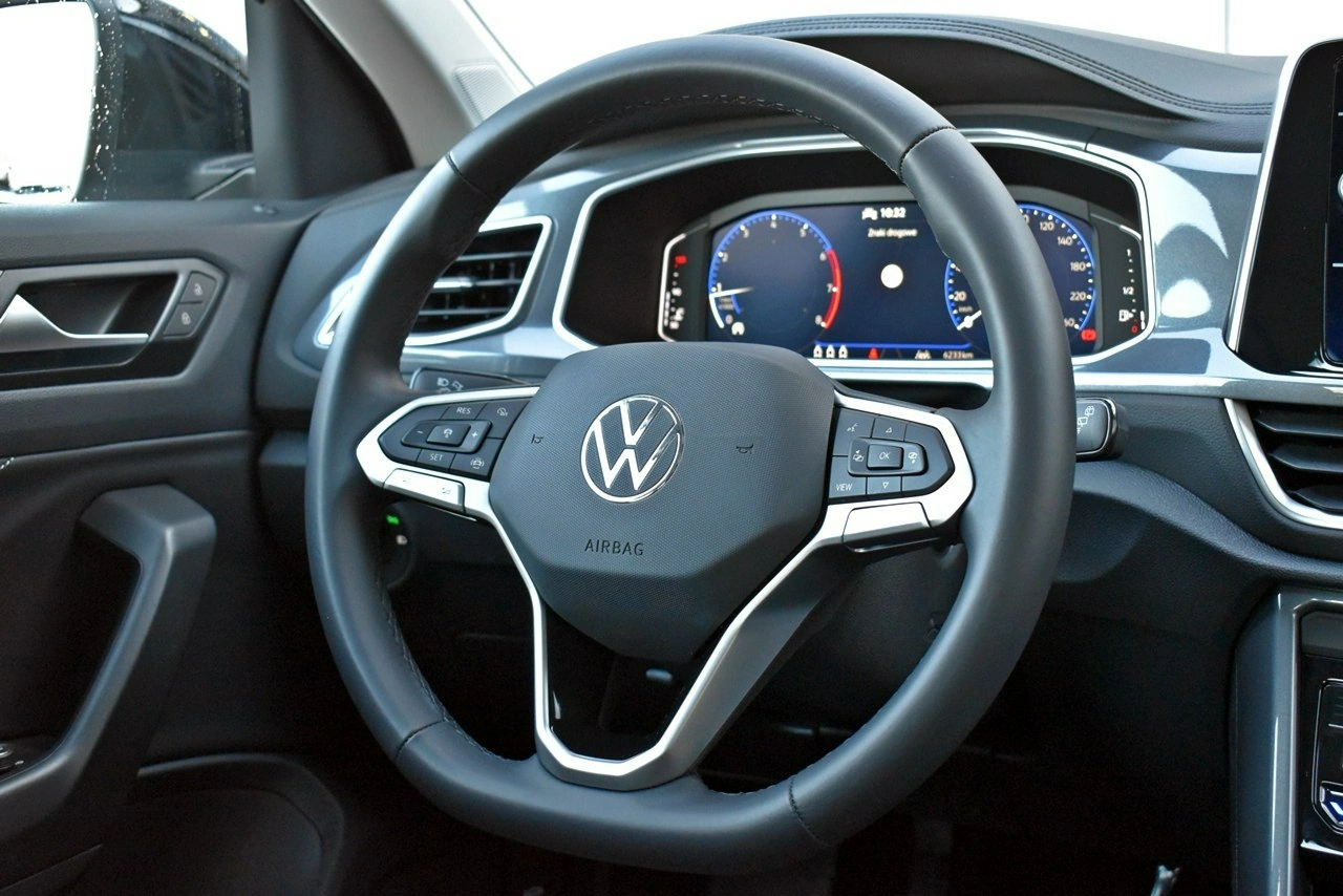 Volkswagen T-Roc - Zdjęcie 18