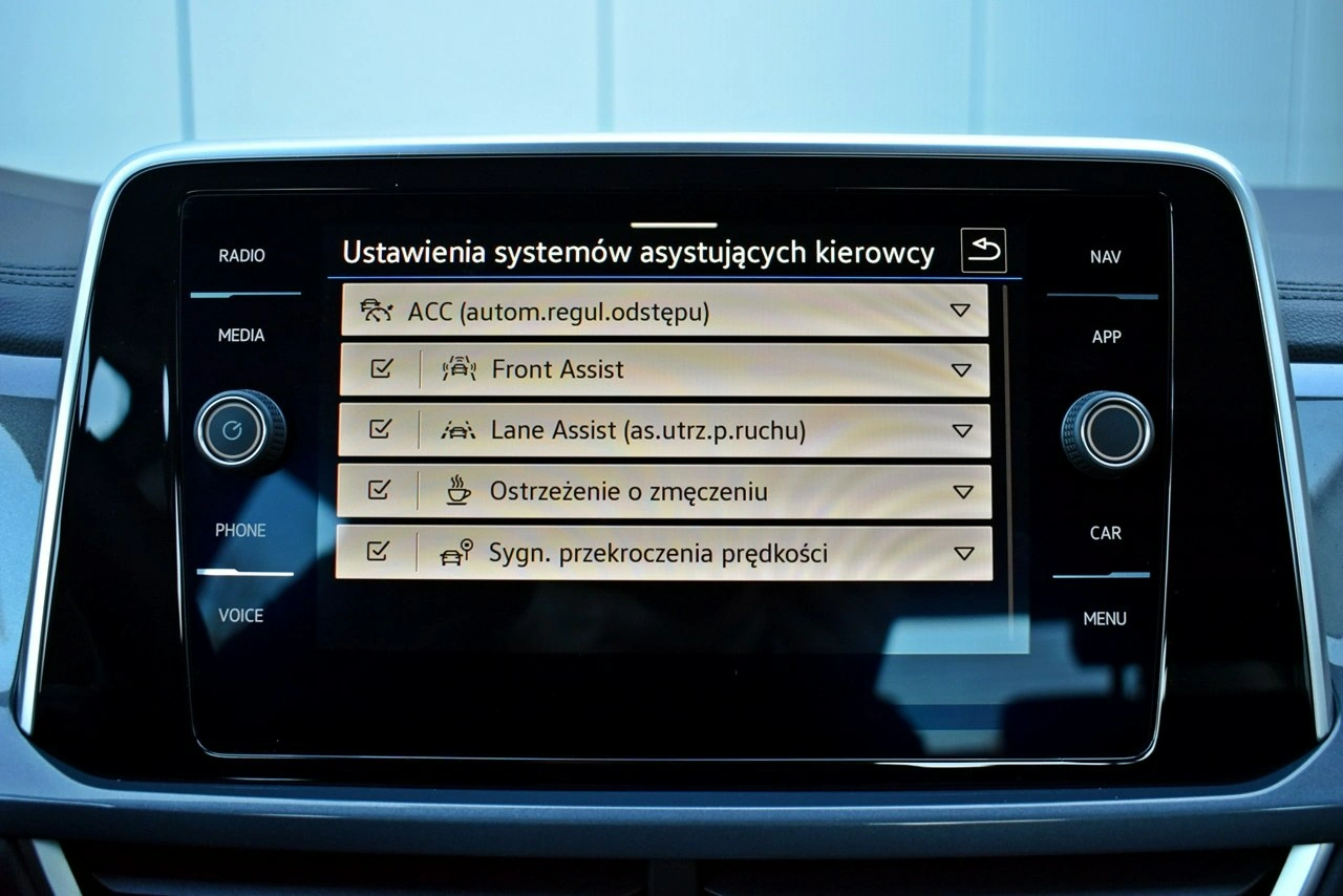 Volkswagen T-Roc - Zdjęcie 21