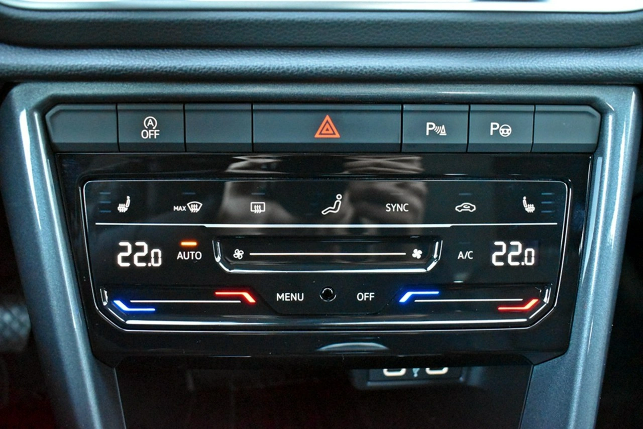 Volkswagen T-Roc - Zdjęcie 24