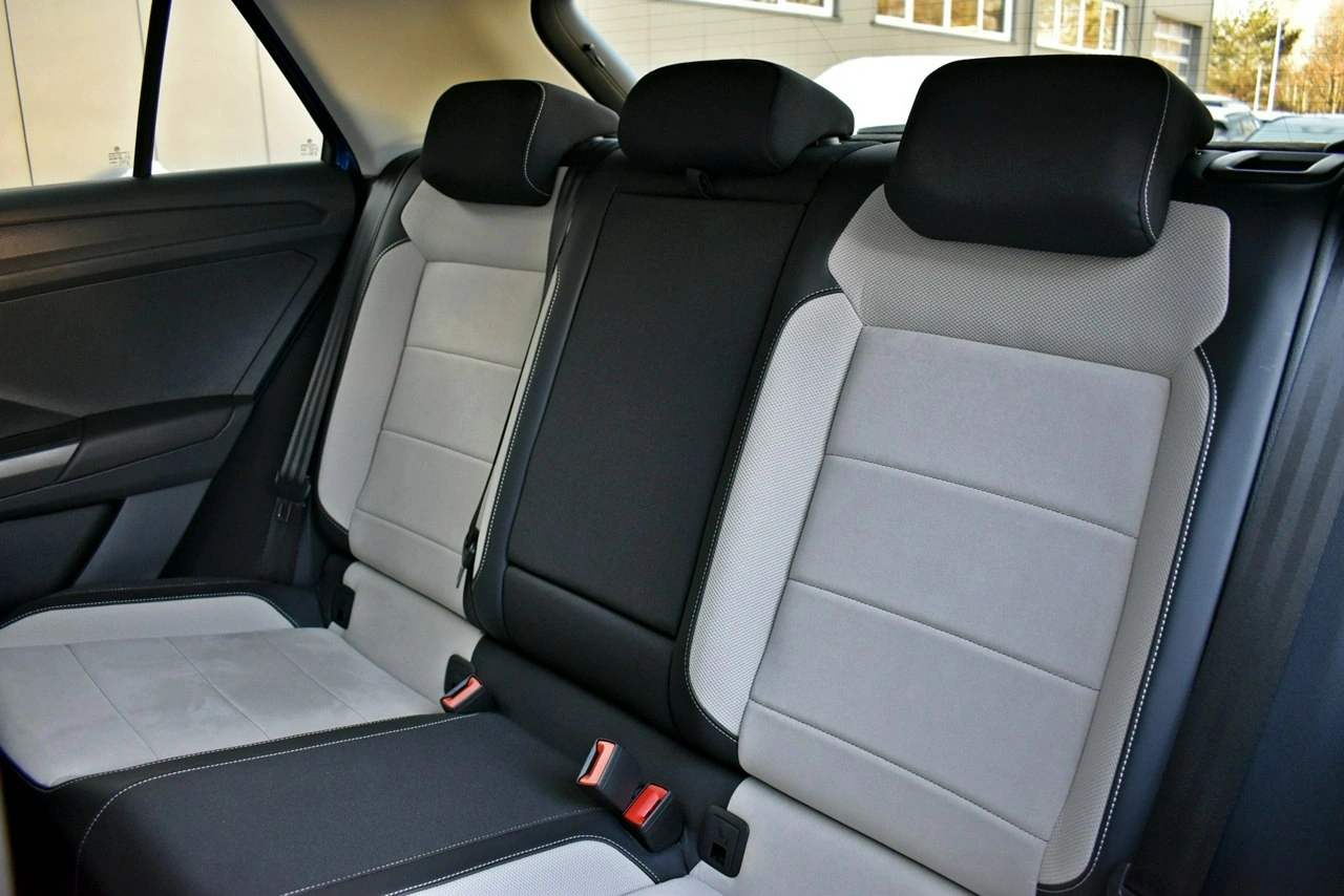 Volkswagen T-Roc - Zdjęcie 11